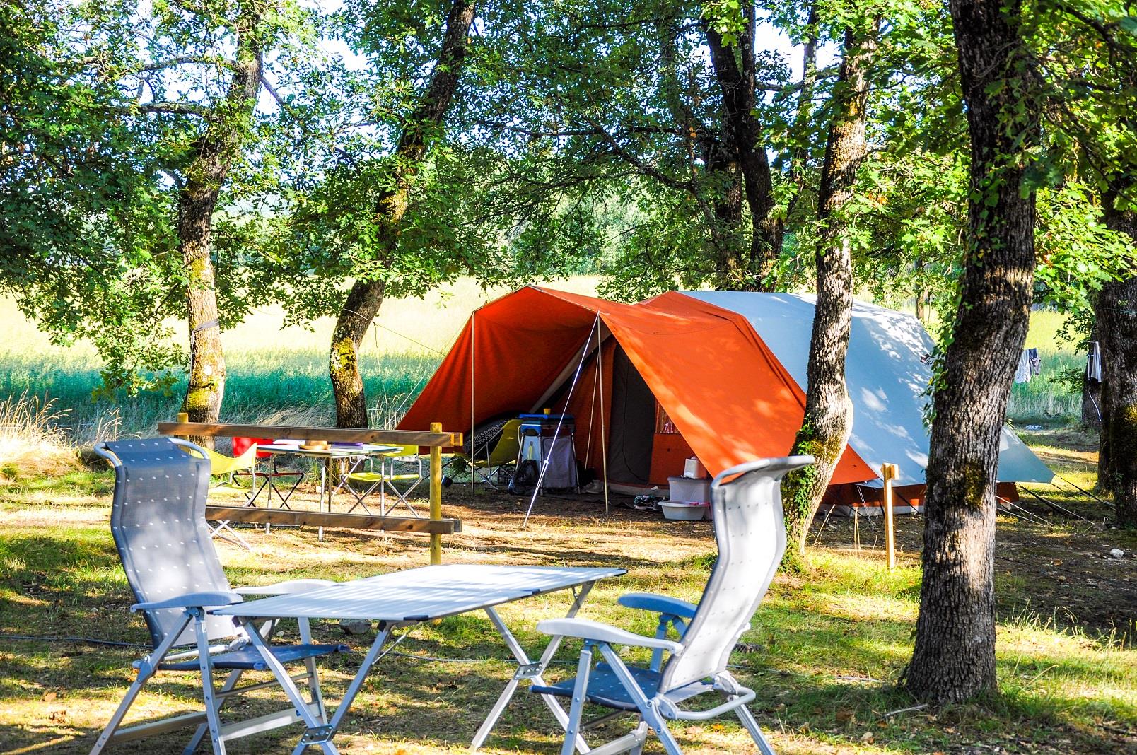 Notre guide ultime des campings à Lagorce où poser sa tente